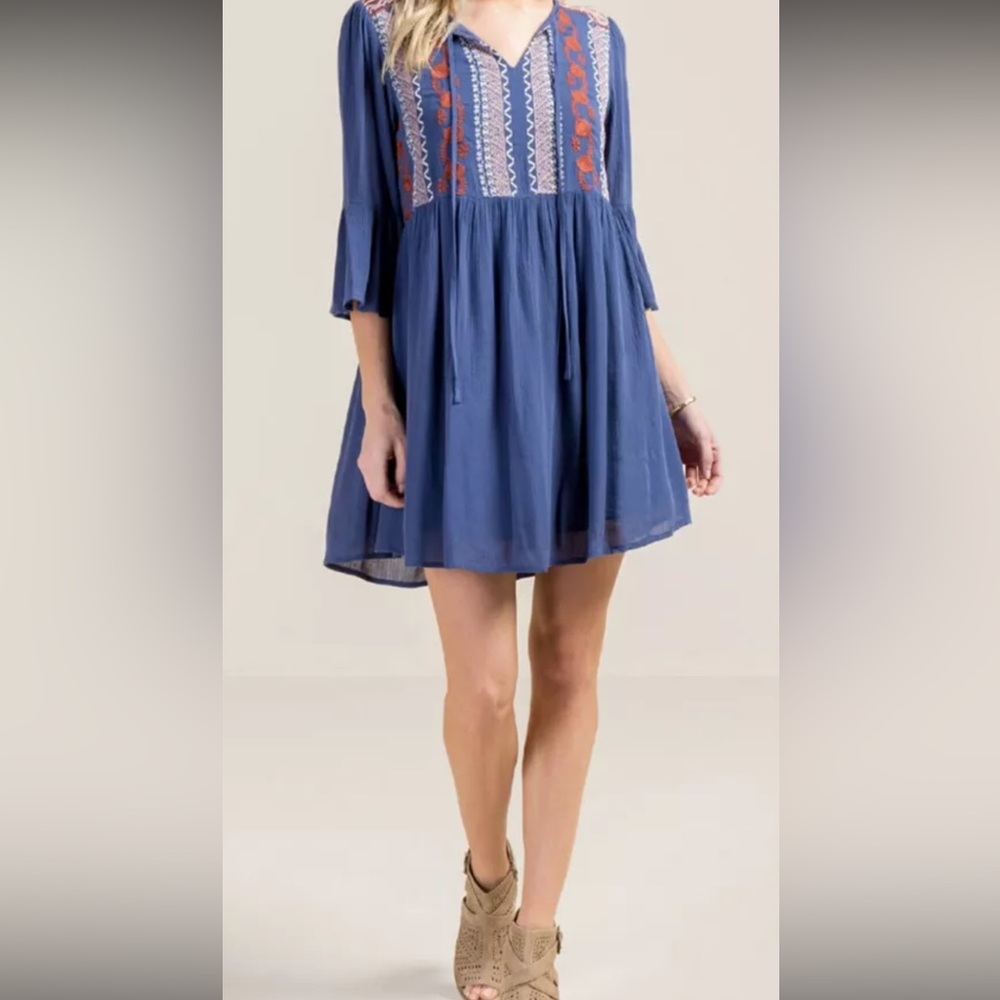 Francesca’s Blue Rain Embroidered Boho Dress Navy Blue Medium Like New